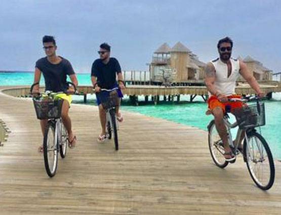 मालदीव में SWIMSUIT में नजर आईं अजय देवगन और काजोल की बेटी नायसा