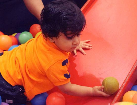 PHOTOS: तुषार के बेटे लक्ष्य ने तैमूर के साथ ऐसे मनाया अपना बर्थडे