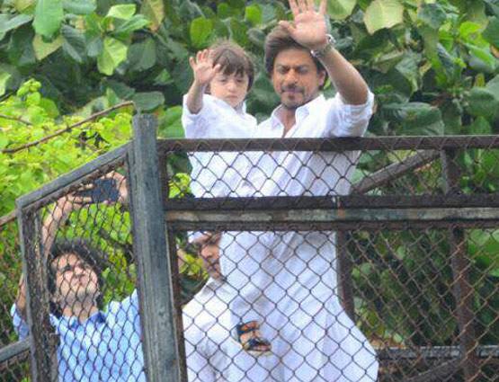 PHOTOS: शाहरुख-सलमान ने ईद पर ऐसे किया फैंस को विश