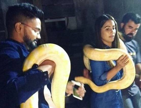 स्पेन में बॉयफ्रेंड संग एन्जॉय कर रही हैं अक्षरा, शेयर की PHOTOS