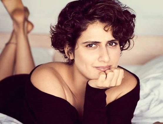 'दंगल गर्ल' का बिकिनी LOOK हुआ सोशल मीडिया पर वायरल