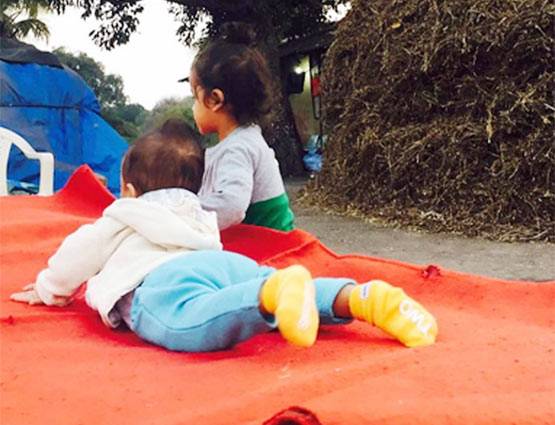 PHOTOS में देखें रितेश देशमुख और जेनेलिया डिसूजा के  बेटे राहेल का CUTE LOOK