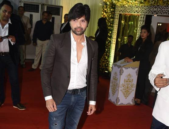 PHOTOS: बाबा सिद्दिकी की इफ्तार पार्टी में पहुंचे शाहरुख-सलमान संग ये सितारे