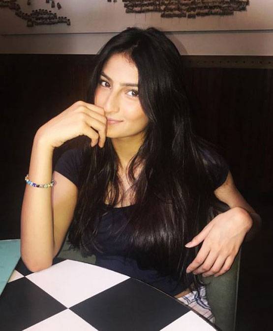 इस फिल्म से बॉलीवुड डेब्यू करेंगी श्वेता तिवारी की बेटी, PHOTOSHOOT हुआ वायरल