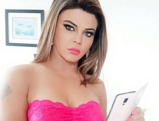 सोशल मीडिया पर राखी सांवत ने शेयर की बोल्ड फोटोज, फैंस ने दी जमकर गालियां...