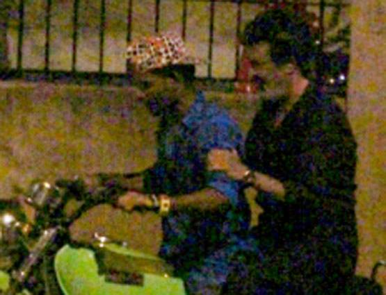 KAALA बनकर रजनीकांत ने लिया बाइक राइड का मजा, PHOTO वायरल