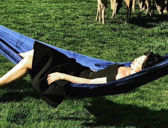 सलमान की फिल्म से डेब्यू कर रही है ये एक्ट्रेस, BIKINI फोटो हुई वायरल