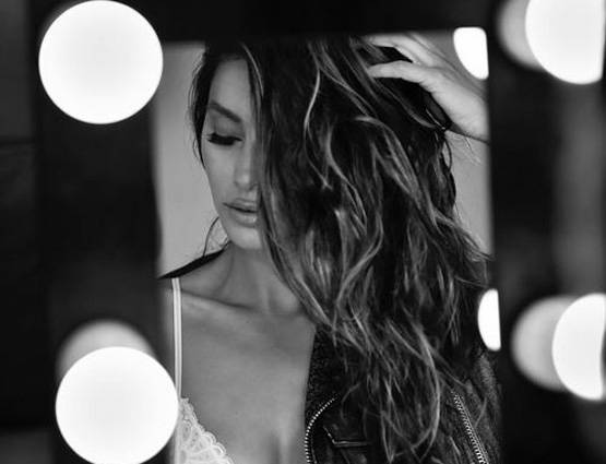 खतरों के खिलाड़ी की ये कंटेस्टेंट हैं काफी ग्लैमरस, शेयर करती हैं BIKINI PHOTOS