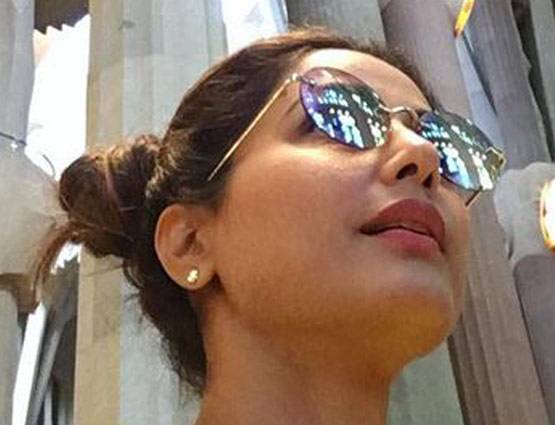 स्पेन में बॉयफ्रेंड संग एन्जॉय कर रही हैं अक्षरा, शेयर की PHOTOS