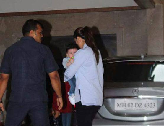 PHOTOS: देखें, तुषार कपूर के बेटे के बर्थडे में तैमूर का सबसे CUTE LOOK