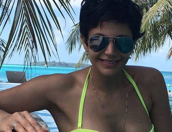 श्रीलंका से वेकेशन मना कर लौटीं मंदिरा, शेयर की BIKINI PHOTOS