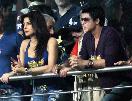 प्रियंका चोपड़ा से अफेयर से लेकर इन विवादों में फंस चुके हैं शाहरुख खान