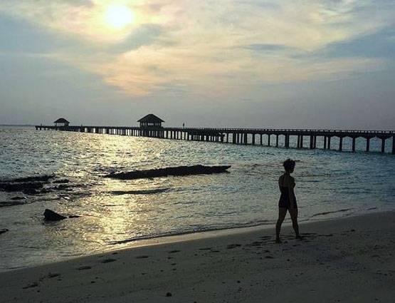 'दंगल गर्ल' का बिकिनी LOOK हुआ सोशल मीडिया पर वायरल