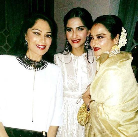 कभी करियर लगा था दांव पर, आज करोड़ों की मालकिन हैं रेखा