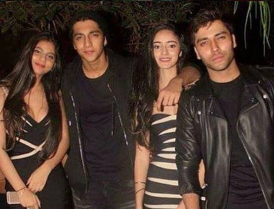 अपने बेस्ट फ्रेंड्स के साथ BIKINI में दिखीं शाहरुख की बेटी सुहाना