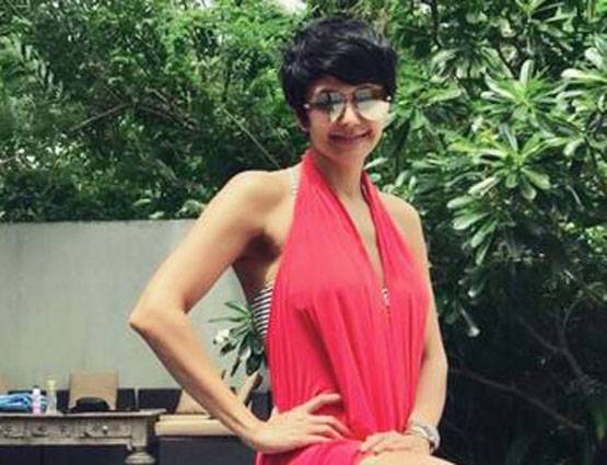 श्रीलंका से वेकेशन मना कर लौटीं मंदिरा, शेयर की BIKINI PHOTOS