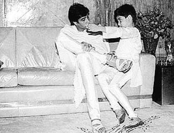 अमिताभ को मौत के मुंह से बाहर निकालने के लिए 200 फैंस ने दिया था खून