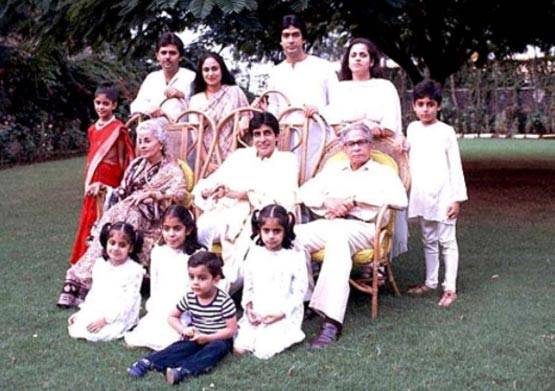 अमिताभ को मौत के मुंह से बाहर निकालने के लिए 200 फैंस ने दिया था खून