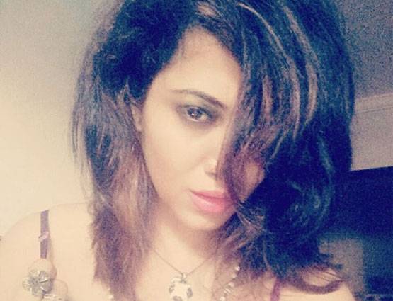 भारत की हार पर बोली मॉडल अर्शी खान - पाकिस्तान है भारतीयों का बाप