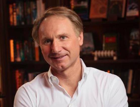 क्रॉसवर्ड खेलते हुए लेखक बन गए डेन ब्राउन, ऐसे लिखे बेस्‍टसेलर नॉवल