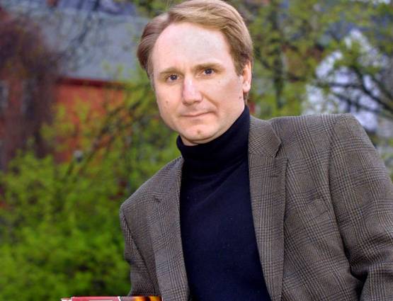 क्रॉसवर्ड खेलते हुए लेखक बन गए डेन ब्राउन, ऐसे लिखे बेस्‍टसेलर नॉवल