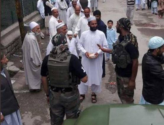 सीमा पर ईद की रौनक, मिले भारत-PAK जवान, बंटी मिठाइयां