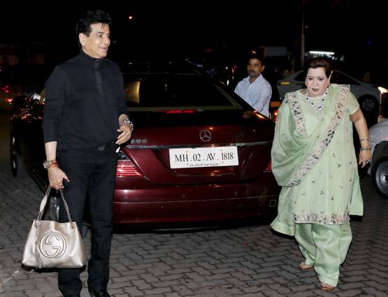 PHOTOS: फैमिली और क्लोज फ्रेंड्स के साथ एकता ने मनाया अपना B'day