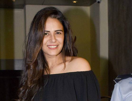 PHOTOS: फैमिली और क्लोज फ्रेंड्स के साथ एकता ने मनाया अपना B'day