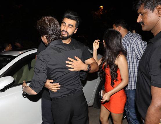 PHOTOS: गौरी की पार्टी में शाहरुख के रहते सुहाना चुरा ले गईं लाइमलाइट