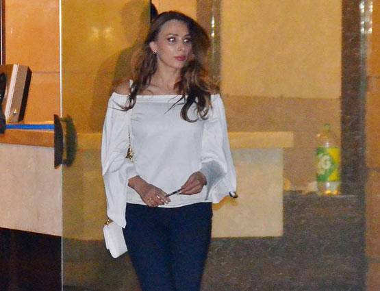 फैमिली पार्टी में 'गर्लफ्रेंड' यूलिया के साथ स्पॉट हुए सलमान