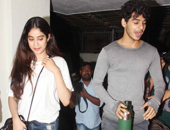 फिल्म देखने साथ फिर शाहिद के भाई के साथ पहुंची श्रीदेवी की बेटी