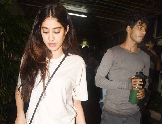 फिल्म देखने साथ फिर शाहिद के भाई के साथ पहुंची श्रीदेवी की बेटी