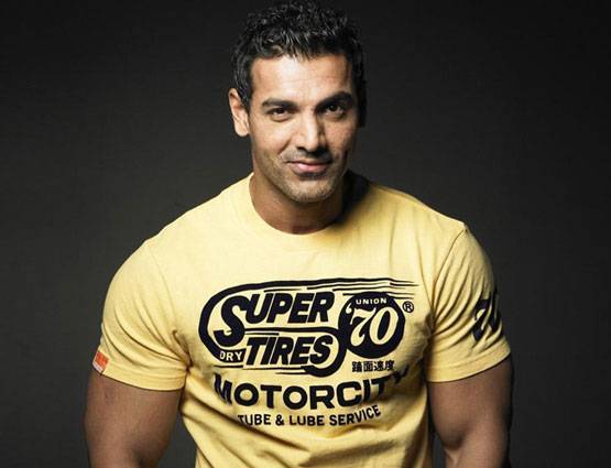 बॉलीवुड के वो 7 स्‍टार्स, जो जब तक पढ़े FIRST क्‍लास ही रहे