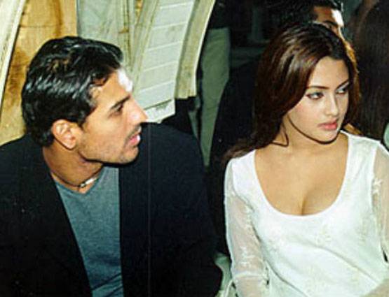 इन बॉलीवुड एक्टर्स के बीच भी था अफेयर, लेकिन हुआ बुरा अंत