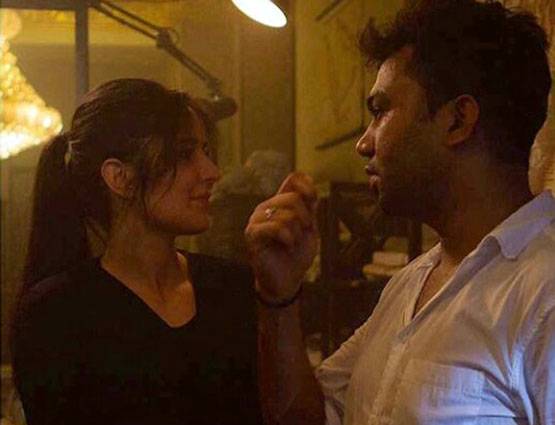 PHOTOS: 'टाइगर जिंदा है' के लिए कटरीना ने हाथ में उठाई बंदूक...