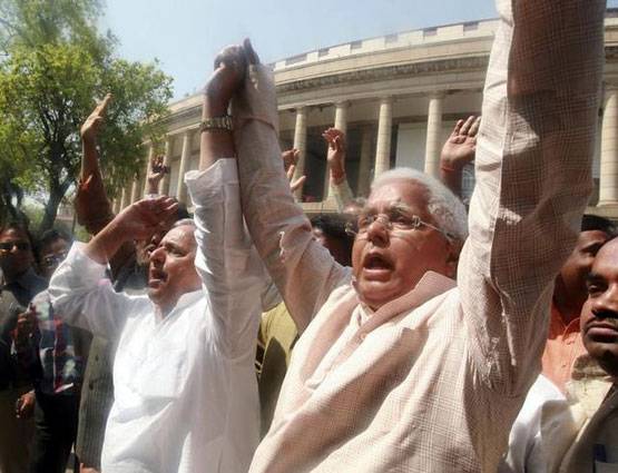 जानें कितने पढ़े हैं लालू, Politics में आने पहले करते थे कौन सा काम