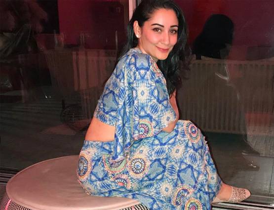 रेड बिकिनी में हॉट दिखीं मान्यता, संजय दत्त की हर हीरोइन भरेंगी इनके आगे पानी