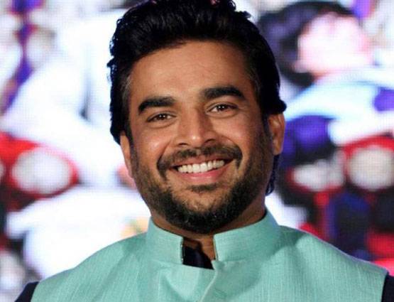 बॉलीवुड के वो 7 स्‍टार्स, जो जब तक पढ़े FIRST क्‍लास ही रहे