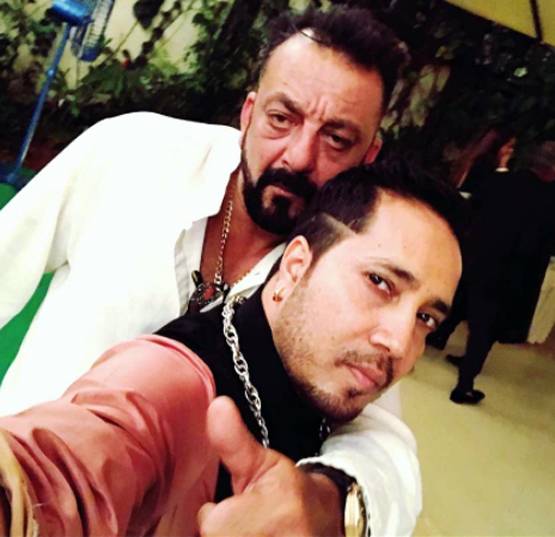 अरबों की संपत्त‍ि के मालिक हैं मीका सिंह, एक गाने की फीस है लाखों में