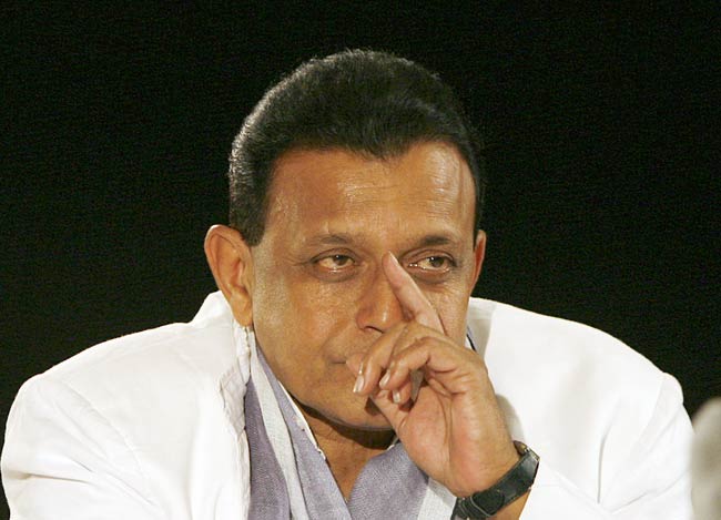 मिथुन दा के जन्मदिन पर देखें उनकी अनदेखी तस्वीरें...