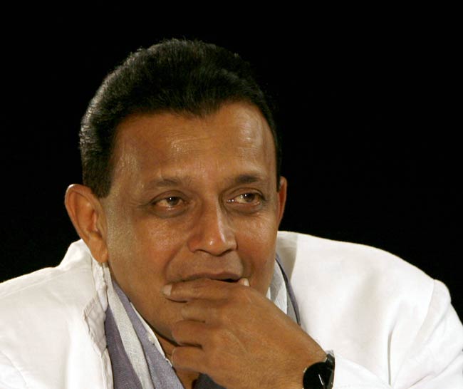 मिथुन दा के जन्मदिन पर देखें उनकी अनदेखी तस्वीरें...