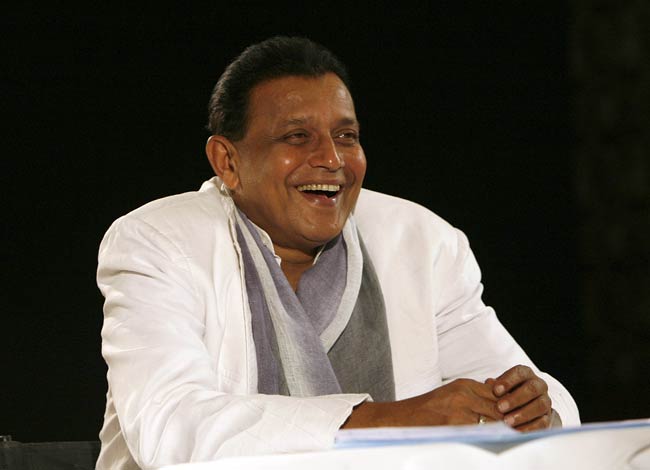 मिथुन दा के जन्मदिन पर देखें उनकी अनदेखी तस्वीरें...