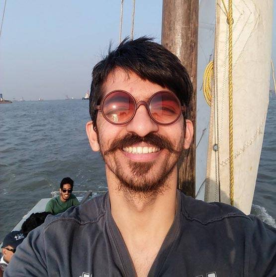 GOOGLE की जॉब छोड़ खोली समोसे की दुकान, लाखों की है कमाई