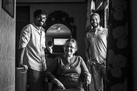 GOOGLE की जॉब छोड़ खोली समोसे की दुकान, लाखों की है कमाई