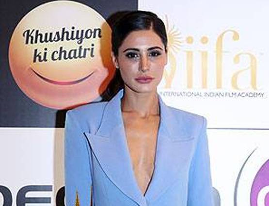 एक्टिंग करियर में फ्लॉप रही ये एक्ट्रेस, अब ला रही है अपना एल्बम