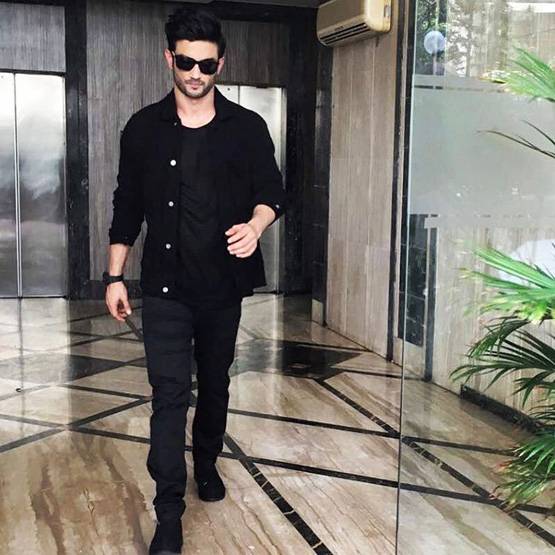 शाहिद कपूर से सुशांत सिंह राजपूत तक, कभी बैकग्राउंड डांसर थे ये CELEBS