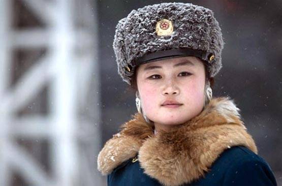 नॉर्थ कोरिया: लड़कियों के लिए ट्रैफिक पुलिस की JOB, आकर्षक होना जरूरी