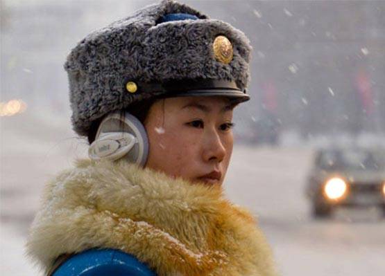 नॉर्थ कोरिया: लड़कियों के लिए ट्रैफिक पुलिस की JOB, आकर्षक होना जरूरी