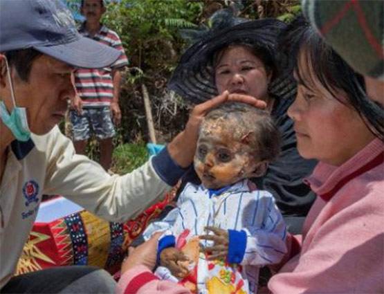 PHOTOS: इस गांव में मौत के बाद भी साथ रखते हैं परिजनों का पार्थिव शरीर