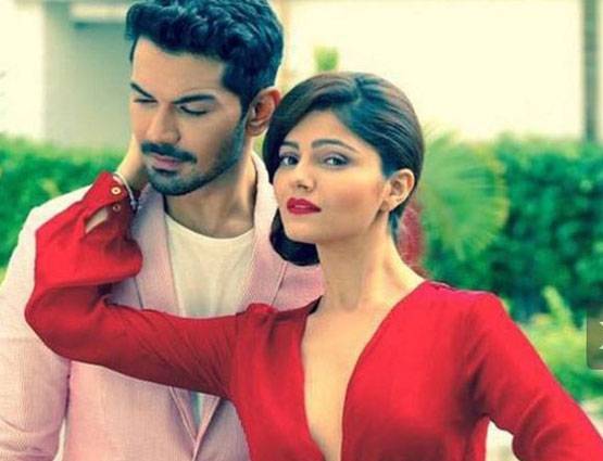 20 साल छोटी है गौतम की पार्टनर, इन सेलेब्स ने नहीं देखी प्यार में उम्र